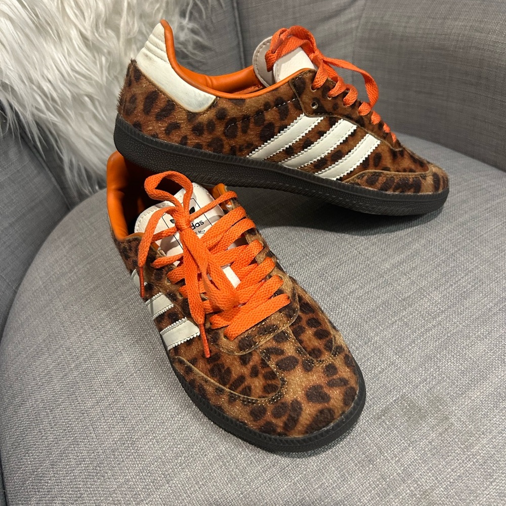 Adidas womens Leopard Print Sambas